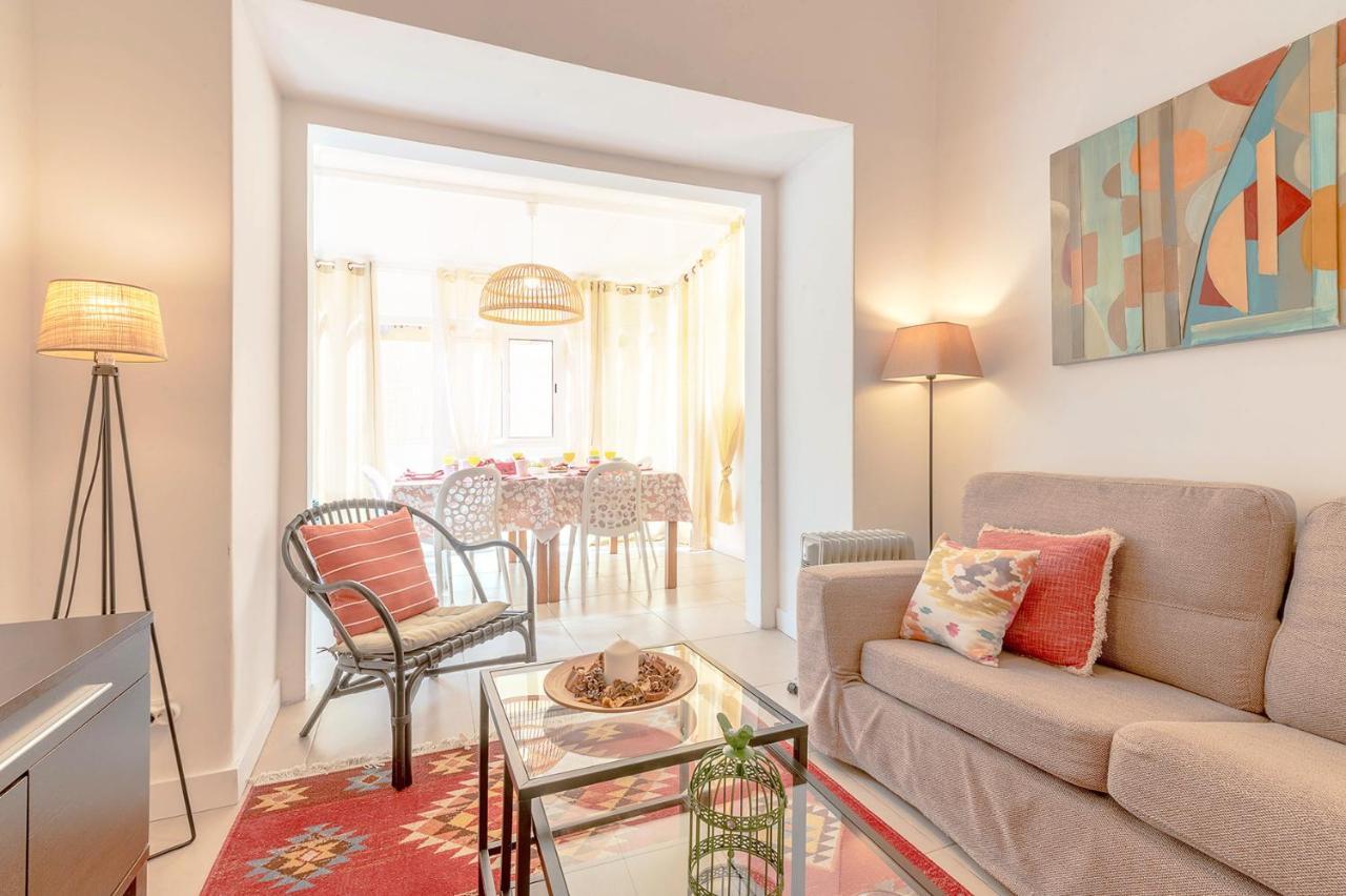 Apartamento Alm- Spacious. Sunny. Patio. Quiet Area. Fast Wifi Lisboa